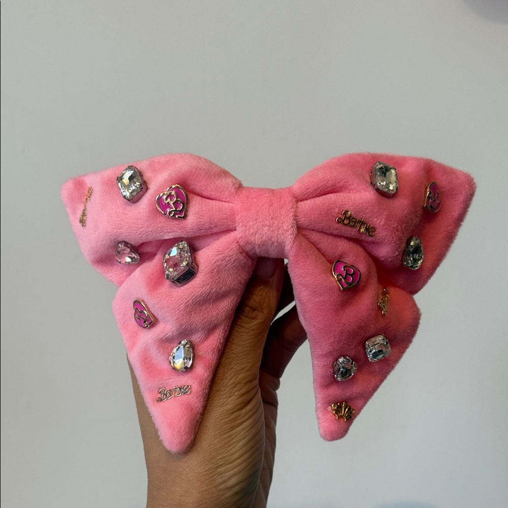 Lele Sadoughi x Barbie hair clip